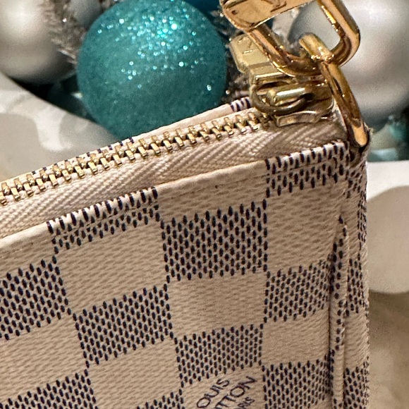 100% Authentic Louis Vuitton Pochette Accessoires NM Damier; Excellent condition - Picture 8 of 16